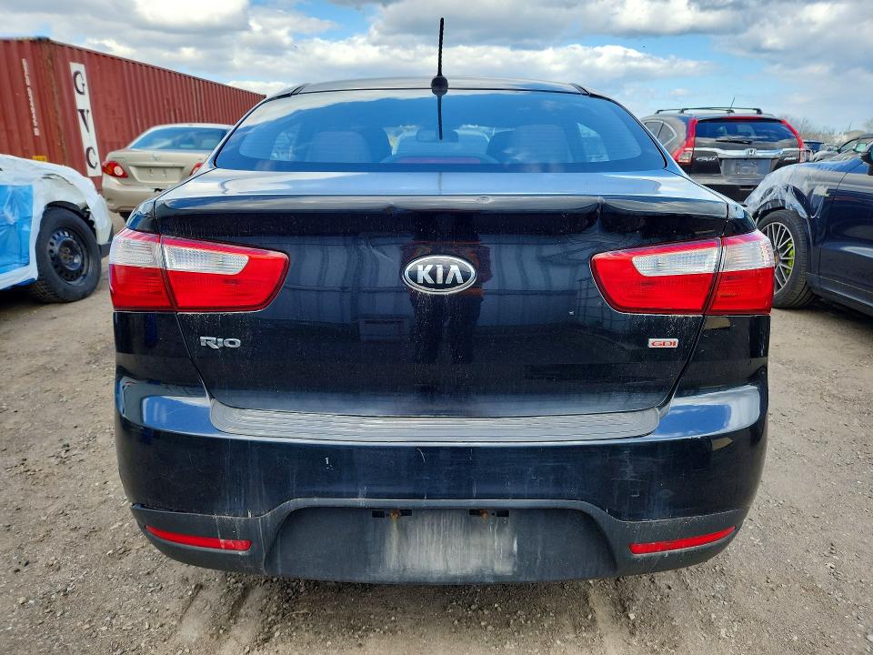52889886 :رقم المزاد ، KNADM4A32F6455800 vin ، 2015 Kia Rio مزاد بيع