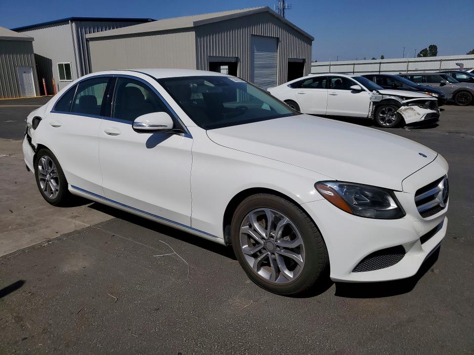53978236 :رقم المزاد ، 55SWF4JB0FU083518 vin ، 2015 Mercedes-benz C مزاد بيع