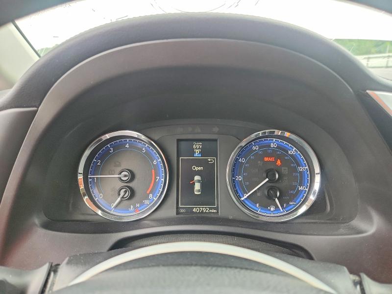 2017 Toyota Corolla მანქანა იყიდება აუქციონზე, vin: 5YFBURHE4HP677944, აუქციონის ნომერი: 54467056