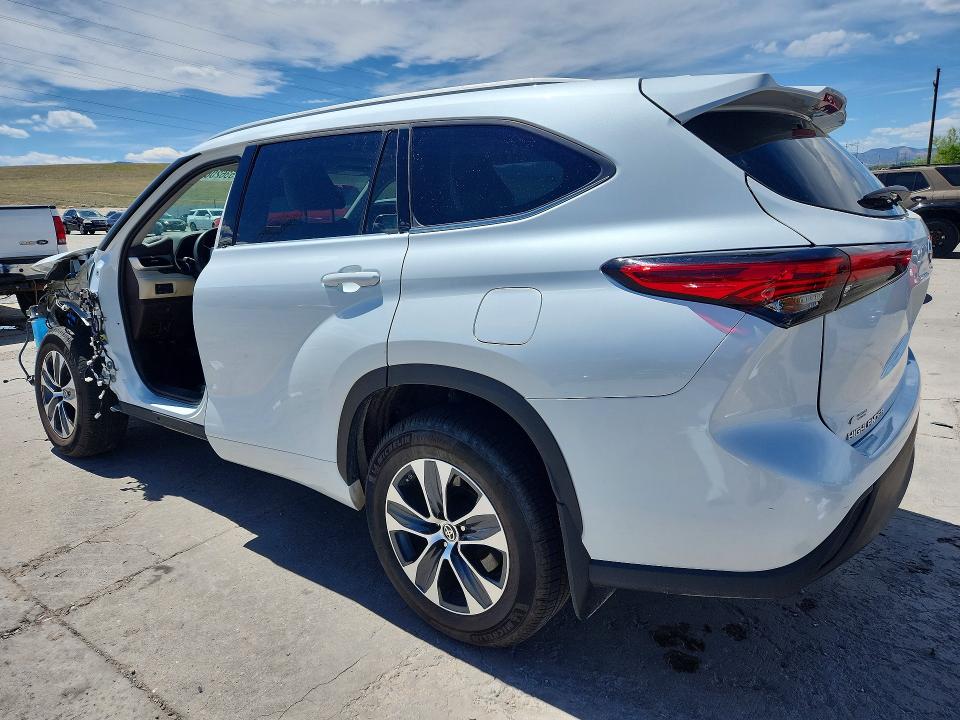 53620666 :رقم المزاد ، 5TDHBRCH0NS554761 vin ، 2022 Toyota Highlander Hybrid مزاد بيع