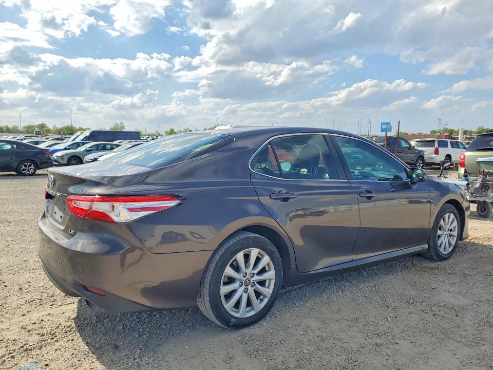 52123696 :رقم المزاد ، JTNB11HK2J3043266 vin ، 2018 Toyota Camry مزاد بيع