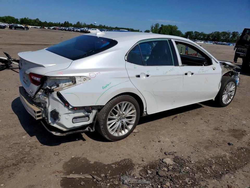 2018 Toyota Camry Hybrid მანქანა იყიდება აუქციონზე, vin: 4T1B21HK9JU005136, აუქციონის ნომერი: 54789396