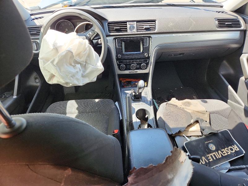 54620716 :رقم المزاد ، 1VWAT7A37HC008973 vin ، 2017 Volkswagen Passat مزاد بيع