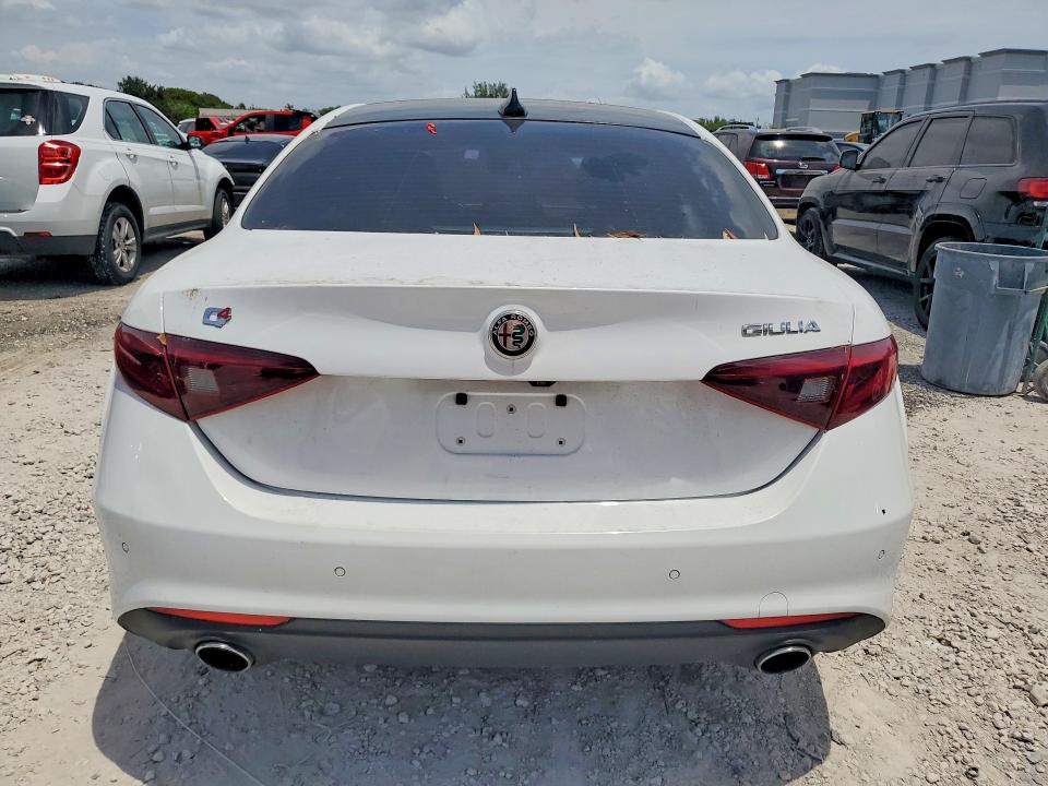 2017 Alfa Romeo Giulia მანქანა იყიდება აუქციონზე, vin: ZARFAEDN8H7550355, აუქციონის ნომერი: 53096096