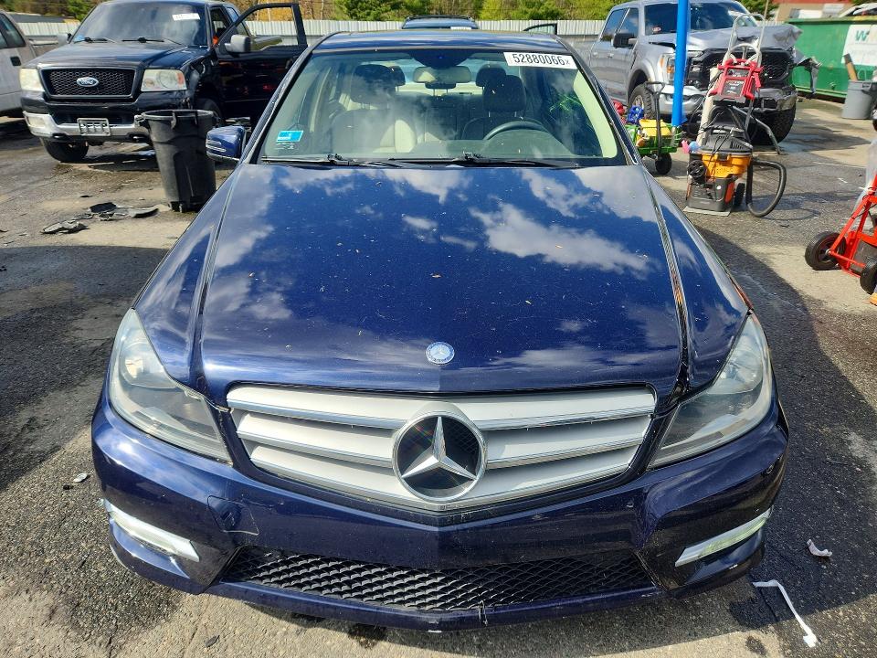 2012 Mercedes-benz C მანქანა იყიდება აუქციონზე, vin: WDDGF8BB8CR208790, აუქციონის ნომერი: 52880066