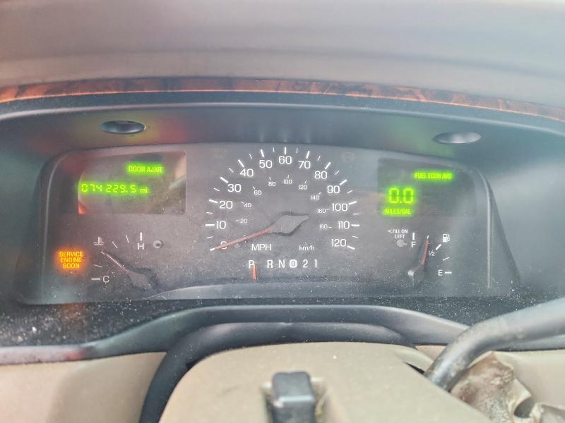 Продажа на аукционе авто 1999 Lincoln Town Car, vin: 1LNHM82W3XY683830, номер лота: 52008886