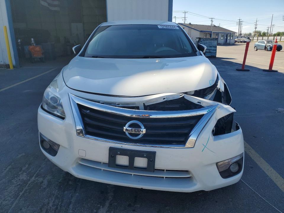 2015 Nissan Altima მანქანა იყიდება აუქციონზე, vin: 1N4AL3AP2FN882086, აუქციონის ნომერი: 52905666