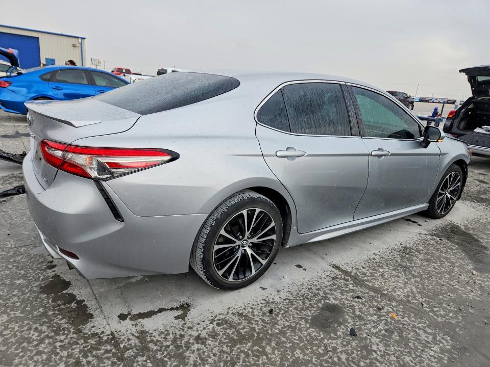 2018 Toyota Camry მანქანა იყიდება აუქციონზე, vin: 4T1B11HK9JU143374, აუქციონის ნომერი: 54481216