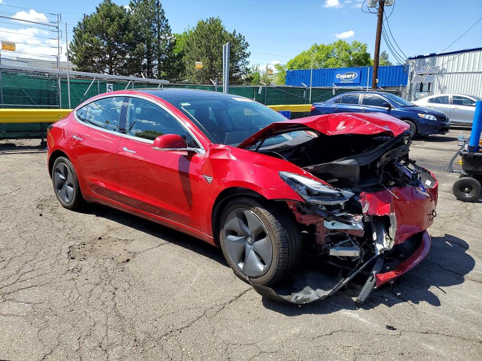 51942546 :رقم المزاد ، 5YJ3E1EB1JF119905 vin ، 2018 Tesla Model 3 مزاد بيع