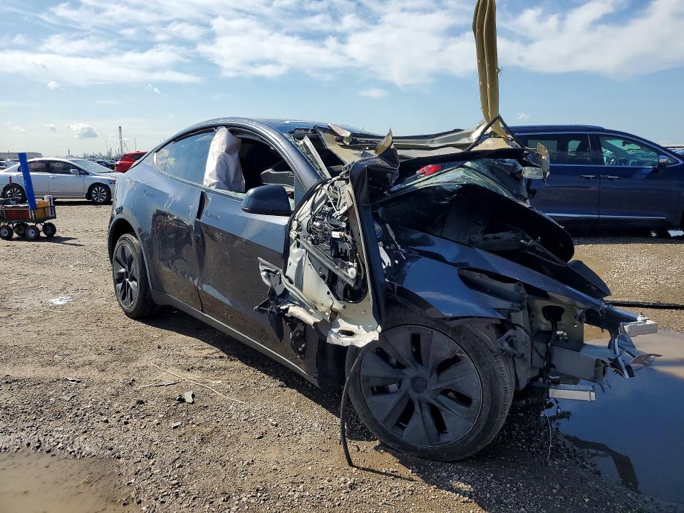 2024 Tesla Model Y მანქანა იყიდება აუქციონზე, vin: 7SAYGDEEXRF117354, აუქციონის ნომერი: 54601946