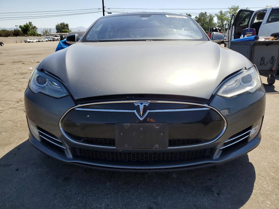 54330856 :رقم المزاد ، 5YJSA1DNXCFP02608 vin ، 2012 Tesla Model S مزاد بيع