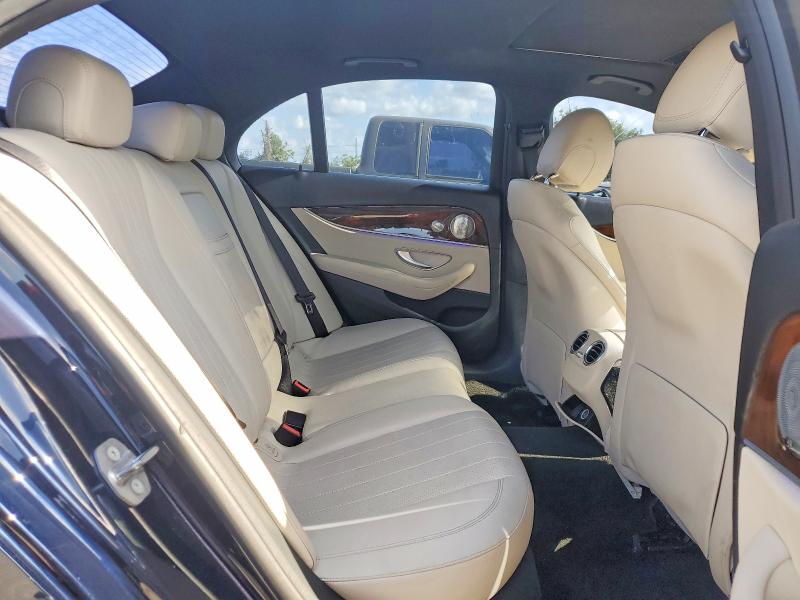 52384436 :رقم المزاد ، WDDZF4JB2HA042694 vin ، 2017 Mercedes-benz E مزاد بيع