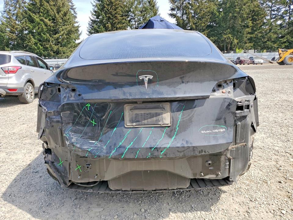 2024 Tesla Model Y მანქანა იყიდება აუქციონზე, vin: 7SAYGAEE3RF989115, აუქციონის ნომერი: 52071646