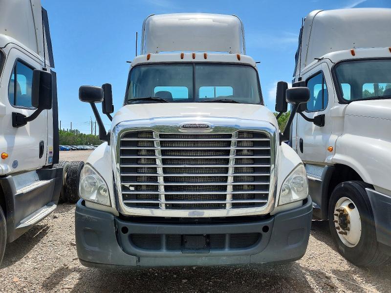 2016 Freightliner Cascadia 125 მანქანა იყიდება აუქციონზე, vin: 1FUBGEDV4GLHC5656, აუქციონის ნომერი: 50607586