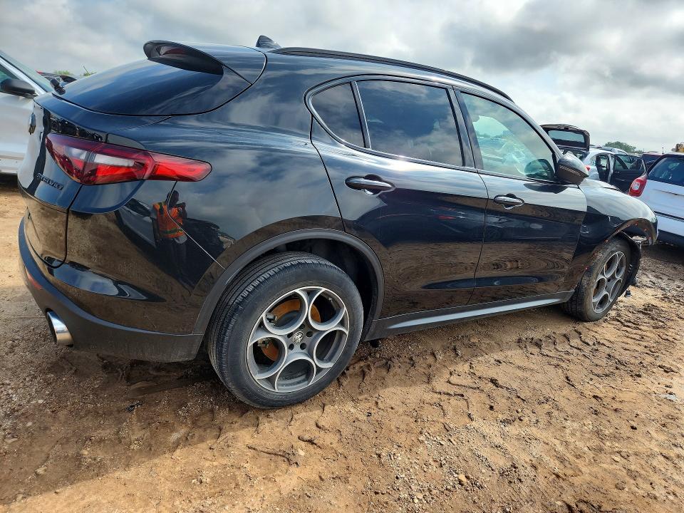 54701296 :رقم المزاد ، ZASPAKAN0M7D00563 vin ، 2021 Alfa Romeo Stelvio مزاد بيع