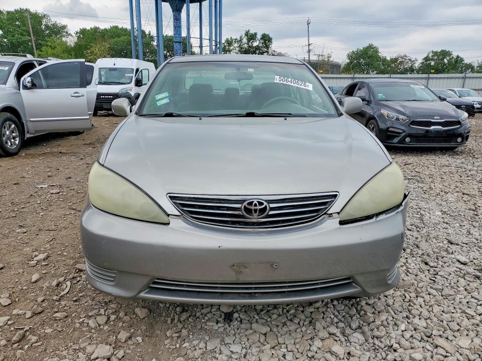 50640626 :رقم المزاد ، 4T1BE30K25U944780 vin ، 2005 Toyota Camry مزاد بيع