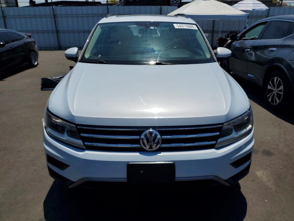 54313686 :رقم المزاد ، 3VV3B7AX8JM160350 vin ، 2018 Volkswagen Tiguan مزاد بيع