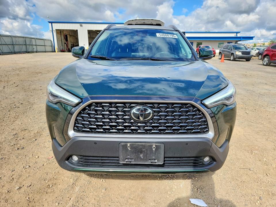 54088796 :رقم المزاد ، 7MUDAABG3NV042414 vin ، 2022 Toyota Corolla Cross مزاد بيع