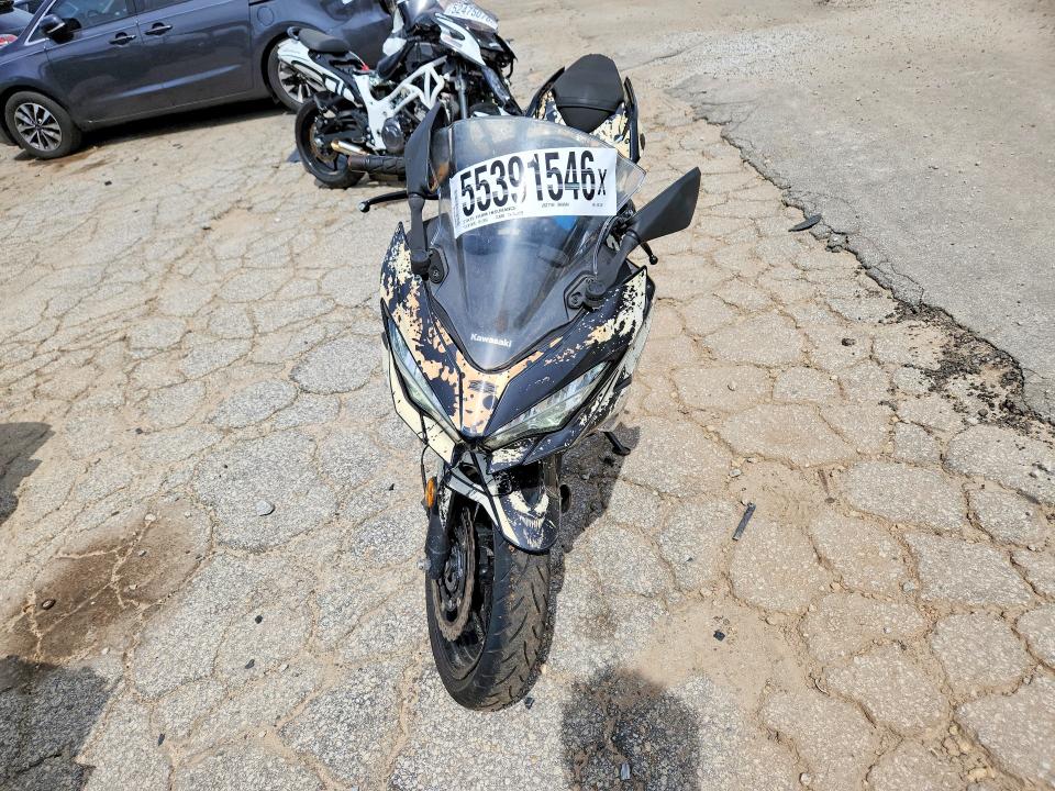 55391546 :رقم المزاد ، JKAEXKG14JDA07939 vin ، 2018 Kawasaki Ex400 مزاد بيع
