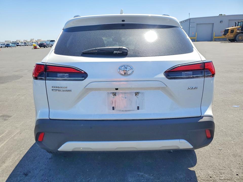 Продаж на аукціоні авто 2022 Toyota Corolla Cross, vin: 7MUDAAAG6NV030713, номер лоту: 54028346