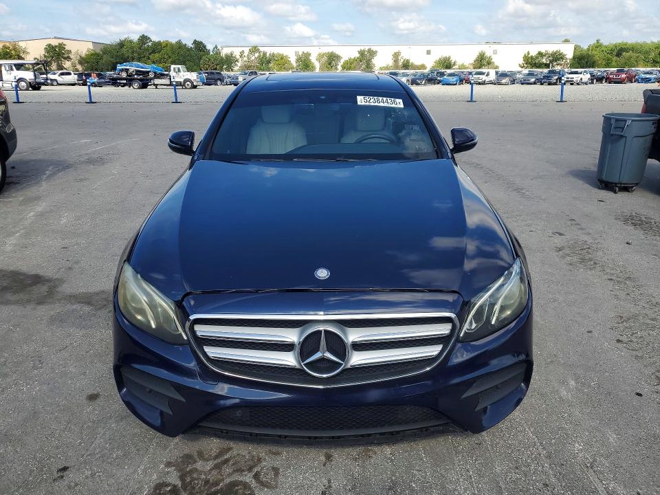 52384436 :رقم المزاد ، WDDZF4JB2HA042694 vin ، 2017 Mercedes-benz E مزاد بيع