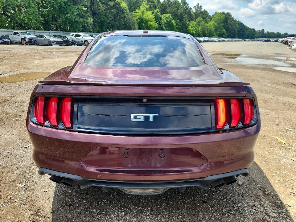 54857496 :رقم المزاد ، 1FA6P8CF0J5114031 vin ، 2018 Ford Mustang مزاد بيع