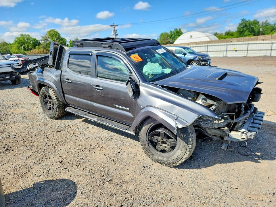 Продаж на аукціоні авто 2018 Toyota Tacoma, vin: 3TMAZ5CN1JM061998, номер лоту: 53123856