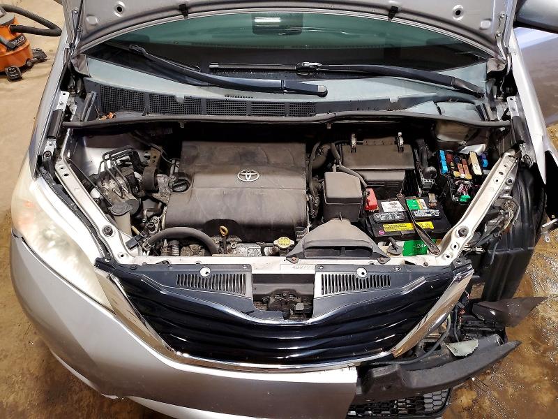 2011 Toyota Sienna მანქანა იყიდება აუქციონზე, vin: 5TDDK3DC3BS010555, აუქციონის ნომერი: 53637896
