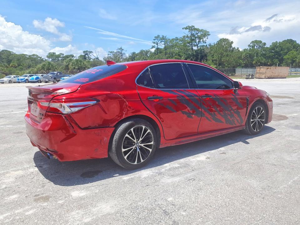 Продаж на аукціоні авто 2020 Toyota Camry, vin: 4T1G11AK1LU328926, номер лоту: 54783946