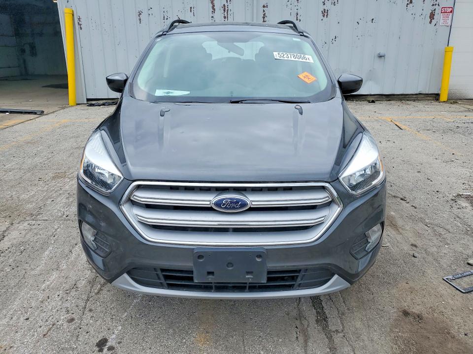 52378066 :رقم المزاد ، 1FMCU0GD0JUD48140 vin ، 2018 Ford Escape مزاد بيع