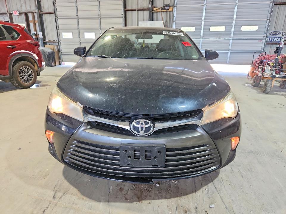 52596366 :رقم المزاد ، 4T1BF1FK3HU269728 vin ، 2017 Toyota Camry مزاد بيع