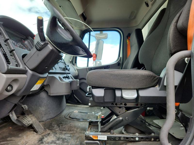 Продажа на аукционе авто 2022 Freightliner M2, vin: 3ALHCYD29NDNH3708, номер лота: 52432776