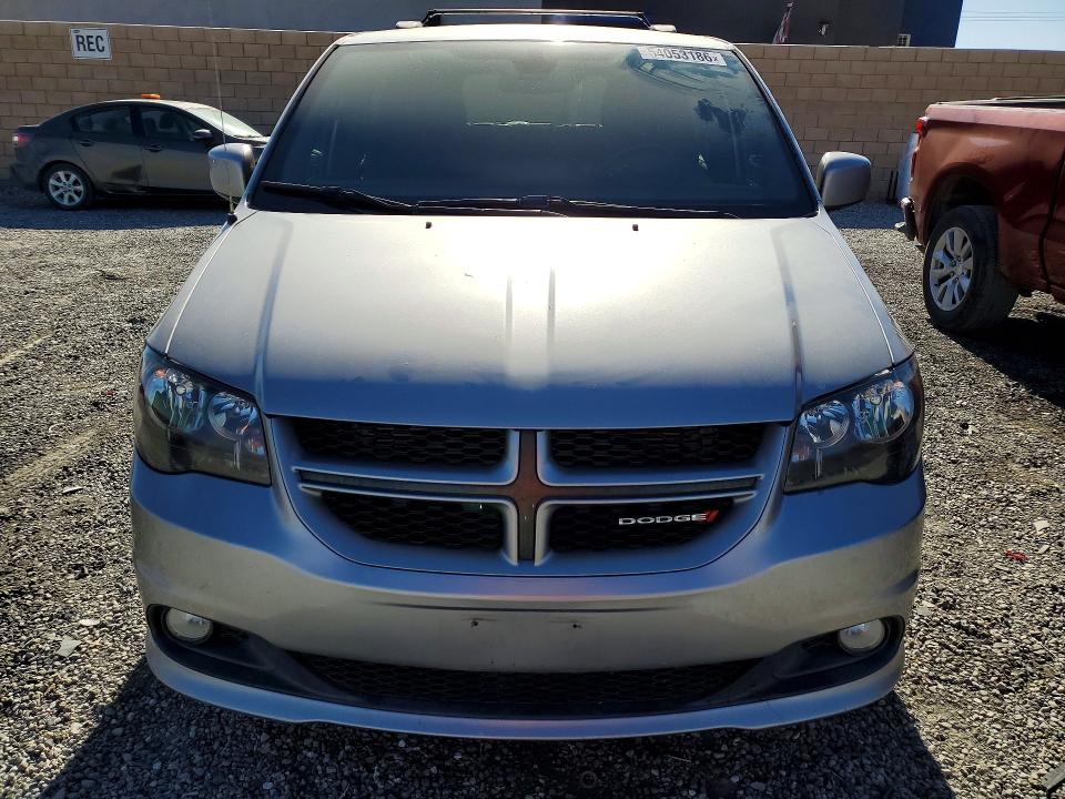 54053186 :رقم المزاد ، 2C4RDGEG0JR282979 vin ، 2018 Dodge Grand Caravan مزاد بيع