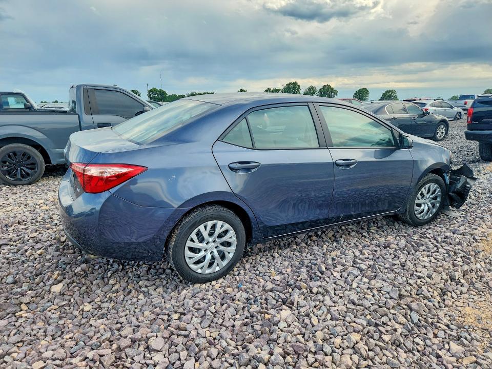 53286466 :رقم المزاد ، 5YFBURHEXJP789332 vin ، 2018 Toyota Corolla مزاد بيع
