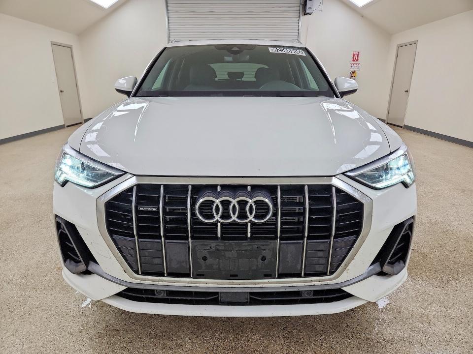 52585906 :رقم المزاد ، WA1DECF35S1015302 vin ، 2025 Audi Q3 مزاد بيع