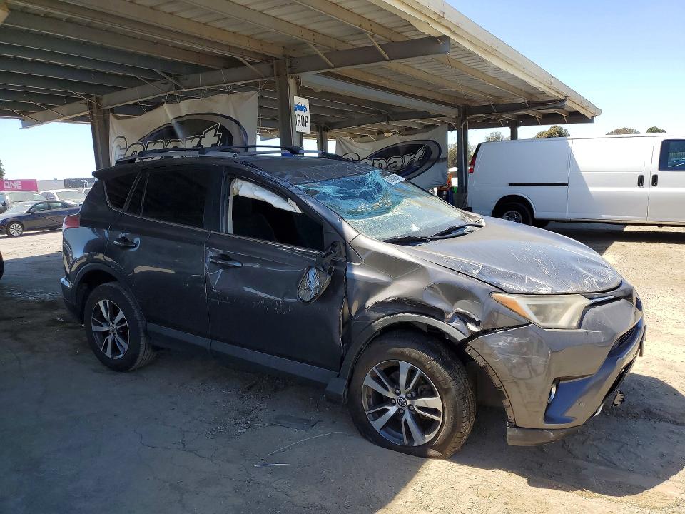Продаж на аукціоні авто 2016 Toyota Rav4, vin: JTMWFREV9GJ084180, номер лоту: 53909206