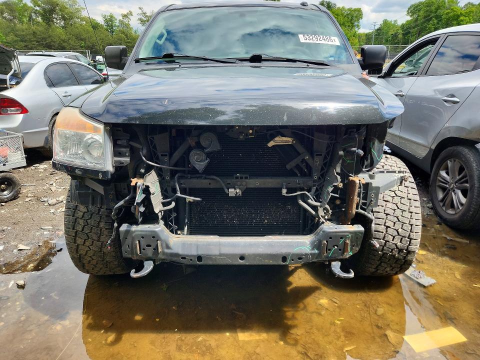 53292486 :رقم المزاد ، 1N6AA0EC5FN510390 vin ، 2015 Nissan Titan مزاد بيع