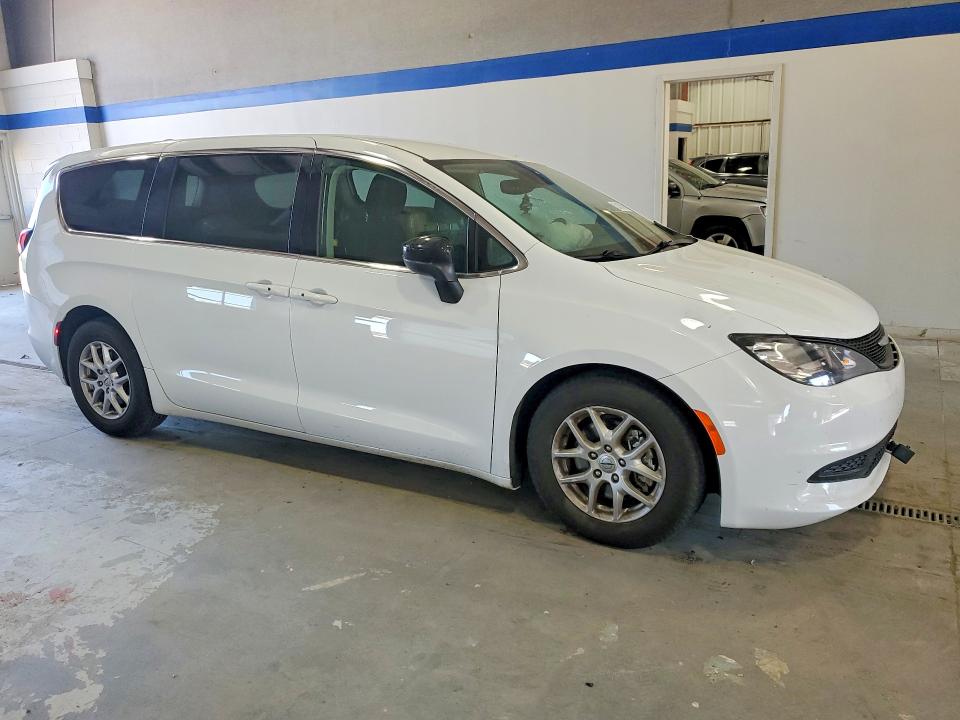 Продажа на аукционе авто 2024 Chrysler Voyager, vin: 2C4RC1CG6RR200493, номер лота: 52181496