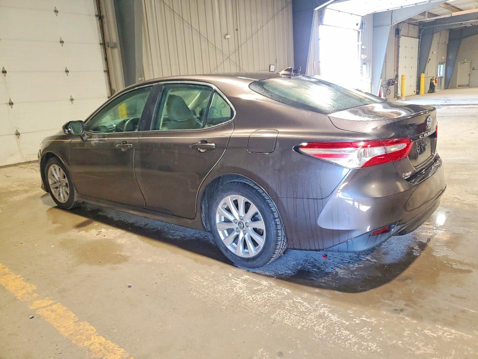 2018 Toyota Camry მანქანა იყიდება აუქციონზე, vin: 4T1B11HK3JU010366, აუქციონის ნომერი: 52828366