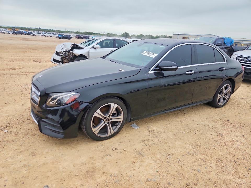 52988226 :رقم المزاد ، WDDZF4JB0JA374140 vin ، 2018 Mercedes-benz E مزاد بيع
