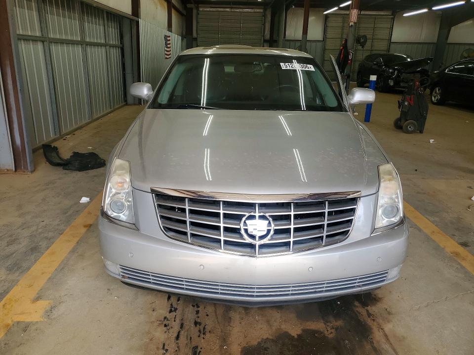 51286306 :رقم المزاد ، 1G6KD57Y39U129137 vin ، 2009 Cadillac Dts مزاد بيع