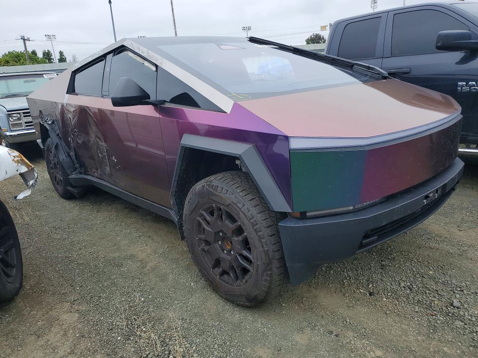 52414996 :رقم المزاد ، 7G2CEHED6RA001803 vin ، 2024 Tesla Cybertruck مزاد بيع