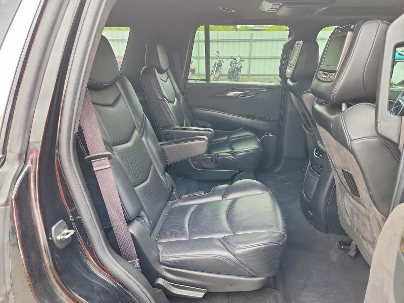 53612736 :رقم المزاد ، 1GYS4DKJ5HR303870 vin ، 2017 Cadillac Escalade مزاد بيع
