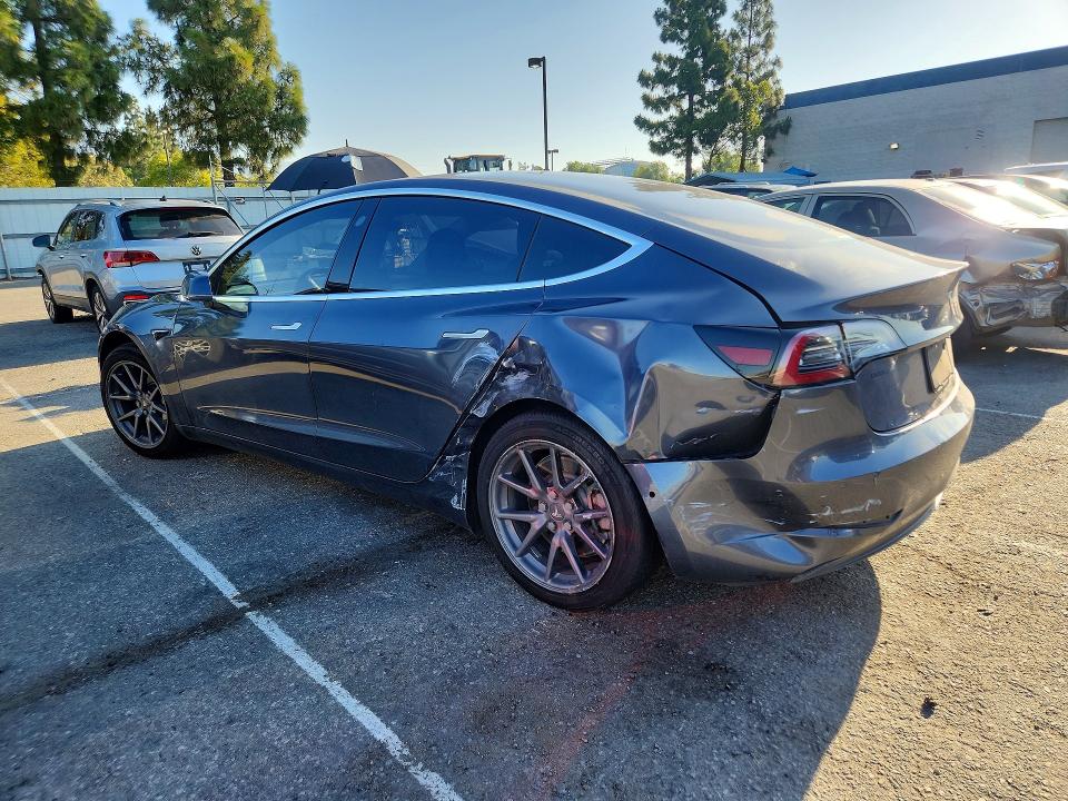 52099726 :رقم المزاد ، 5YJ3E1EA5KF426891 vin ، 2019 Tesla Model 3 مزاد بيع