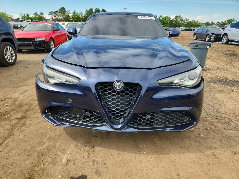 54864616 :رقم المزاد ، ZARFAEDN6H7556817 vin ، 2017 Alfa Romeo Giulia مزاد بيع