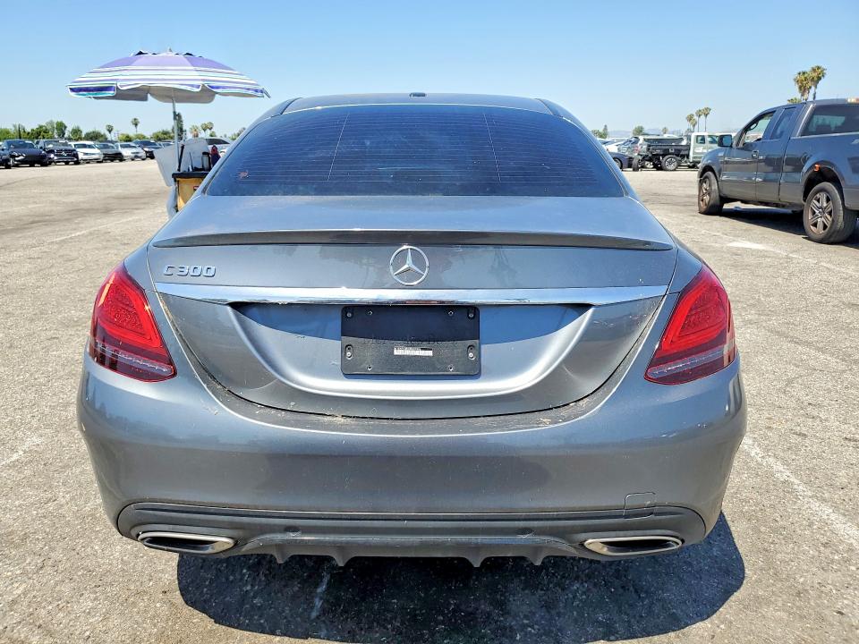 52099826 :رقم المزاد ، W1KWF8DB6MR607496 vin ، 2021 Mercedes-benz C مزاد بيع