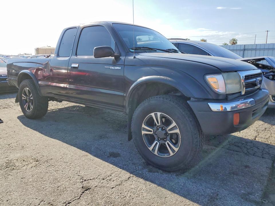52139066 :رقم المزاد ، 4TASM92N0XZ455264 vin ، 1999 Toyota Tacoma مزاد بيع