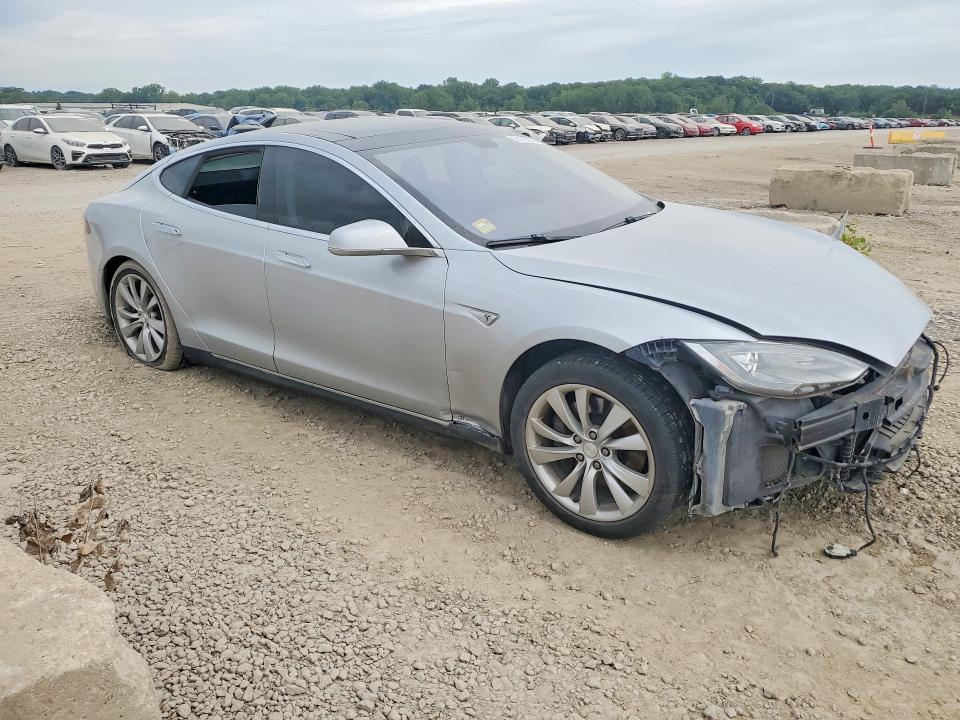 2014 Tesla Model S მანქანა იყიდება აუქციონზე, vin: 5YJSA1H18EFP45077, აუქციონის ნომერი: 55179076