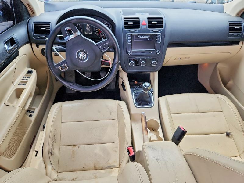 54956526 :رقم المزاد ، 3VWRL7AJ1AM165078 vin ، 2010 Volkswagen Jetta مزاد بيع