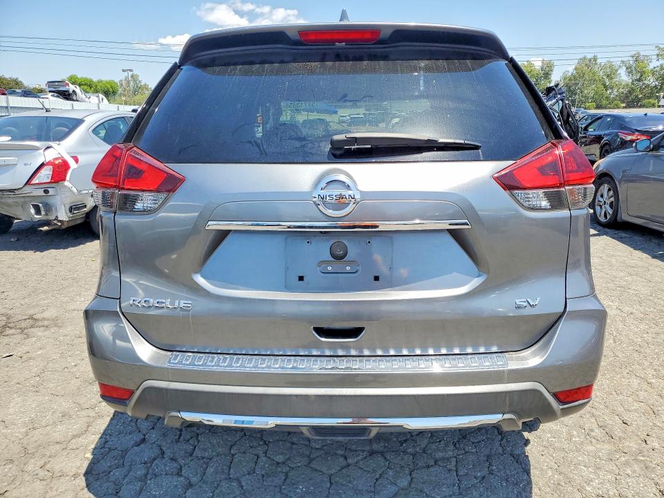Продажа на аукционе авто 2018 Nissan Rogue, vin: KNMAT2MT2JP607232, номер лота: 52713356